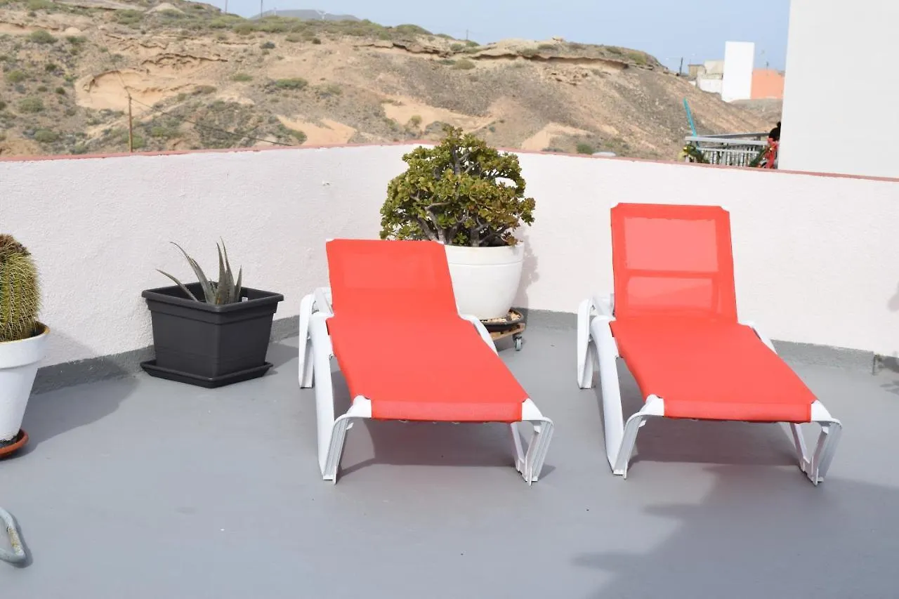 B&B La Caleta Zimmer 2 contacts